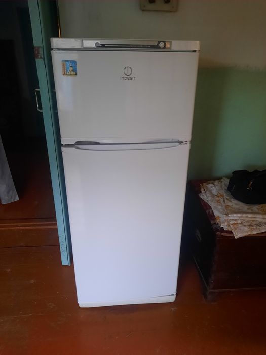 Холодильник индезит