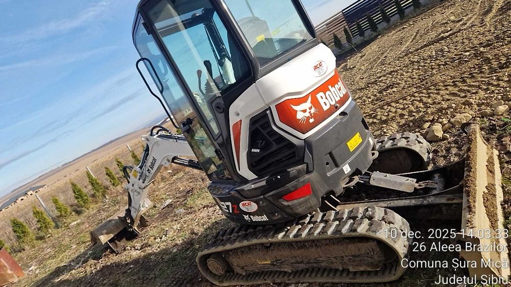 Executam sapaturi mecanizate cu excavatorul