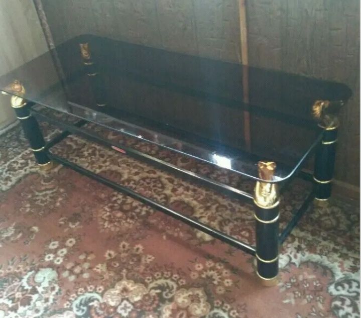 Продам журнальный столик.