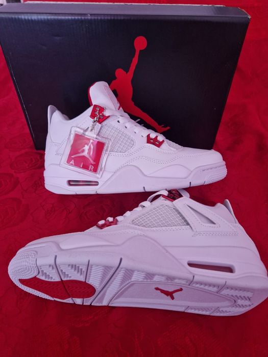 Adidași Jordan Retro patru