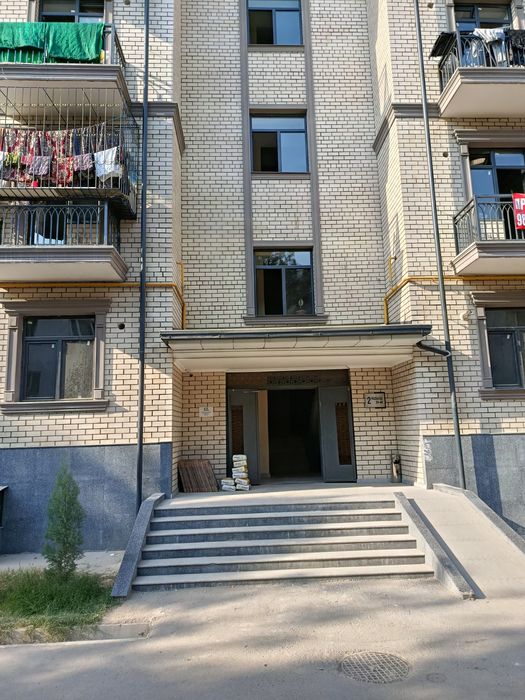 Сергели 1 . Дуплекс 6/7  200 квадрат Кирпич