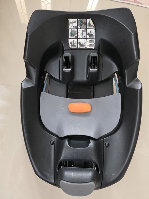 Scoică auto Cybex Cloud Q Platinium + baza ISOFIX Cybex Q-fix