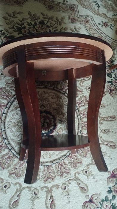 Стол журнальный. Орех. Производство Турция