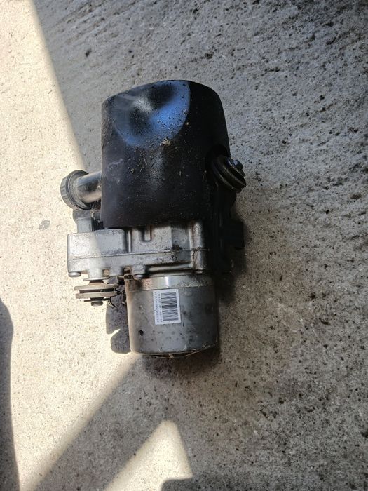 Помпа за сервоуправление Peugeot 407 2010г. 9670302280