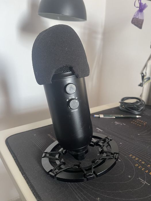 Microfon Logitech Yeti Blue dedicat Streaming