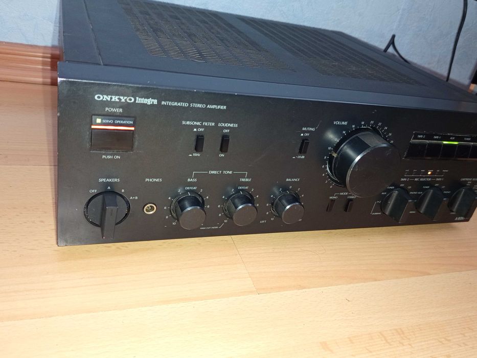 Стерео усилвател Onkyo integra A-8067