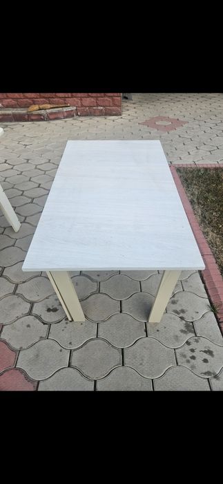 кухонные столы 2шт