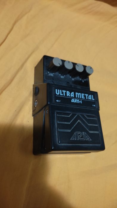 Amplificator chitara Ibanez IBZ15G + pedala Ultra Metal AUM-1