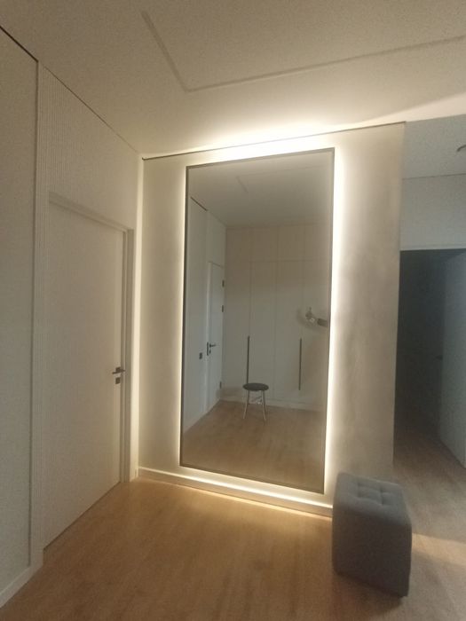 Зеркала с рамкой и подсветкой