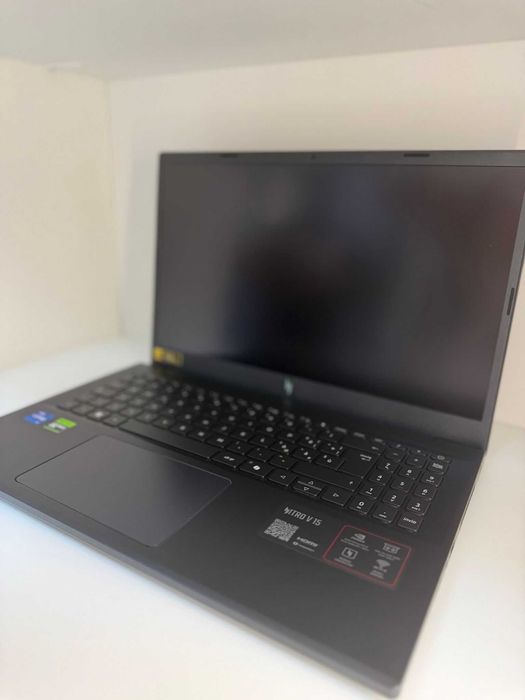 Dracula Amanet: Laptop ACER NITRO V 15 ANV15-52-77F6, NOU.
