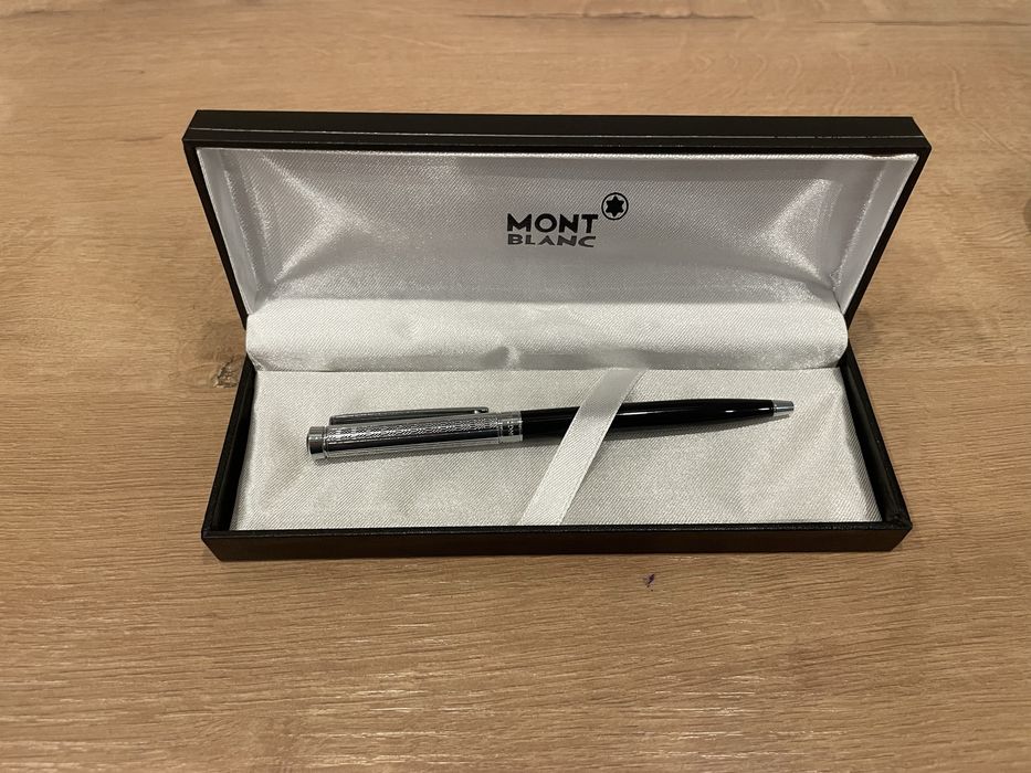 Шариковая ручка Montblanc Noblesse + оригинальный чехол