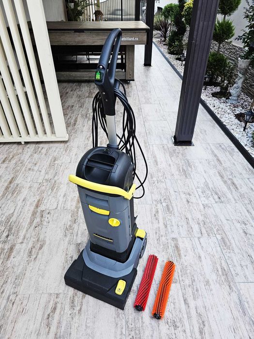 Masina de frecat aspirat spalat pardoseli Karcher BR 30/4 C