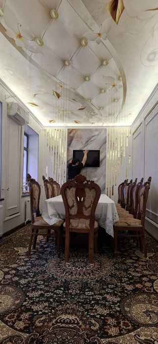 Evro remon, natyajnoy potolki, oboy