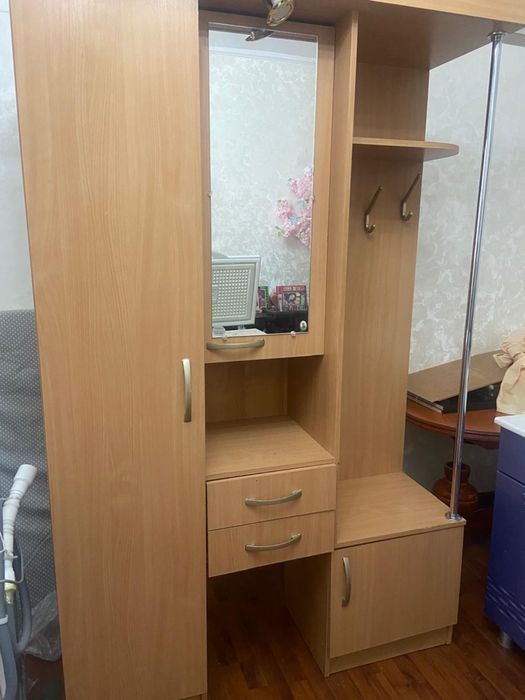 Продам недорого прихожую