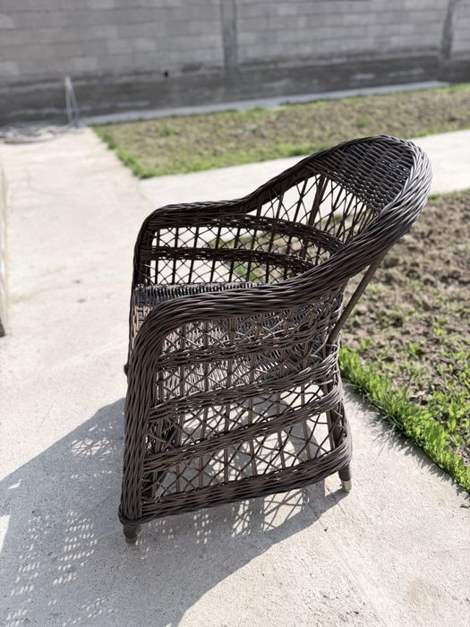 Кресло плетеное для сада
