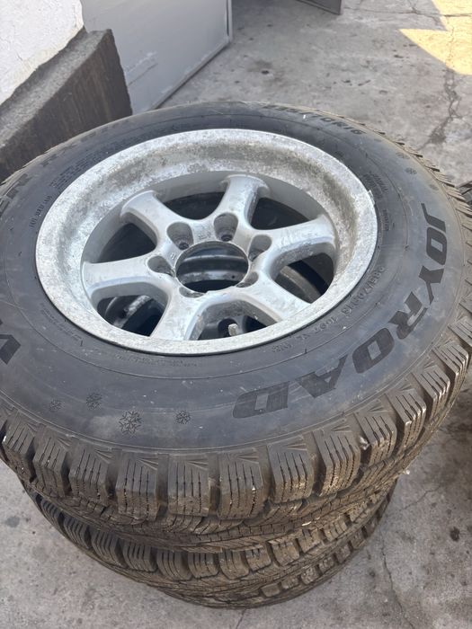 Продам внедорожник шины с дисками