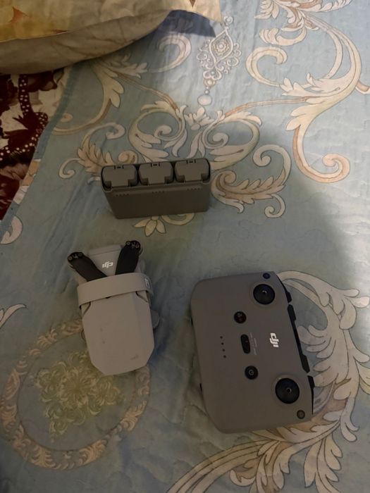 Продам дрон DJI mini 2 fly more combo