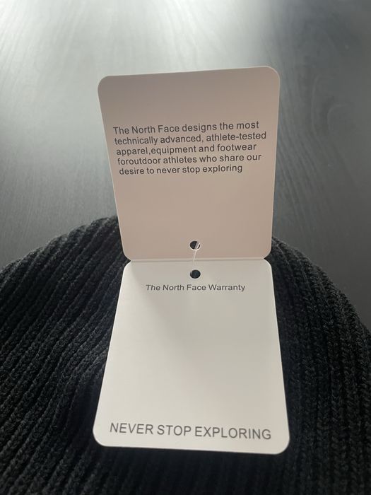 3 Fesuri The North Face de iarna, noi, nepurtate.