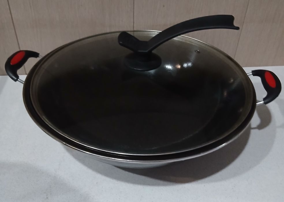 Большая сковорода вок с толстой крышкой