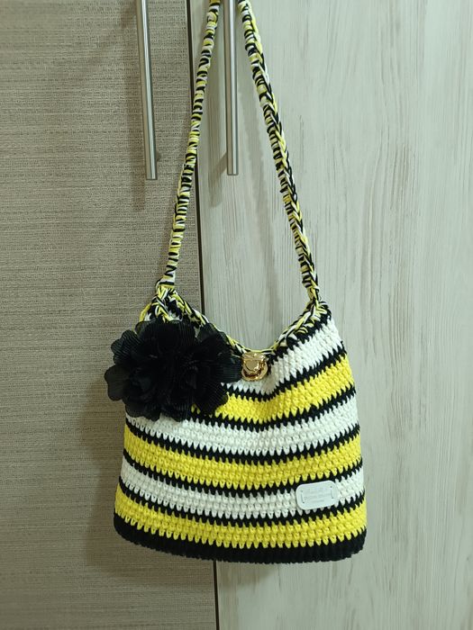 Плетени дамски чанти.