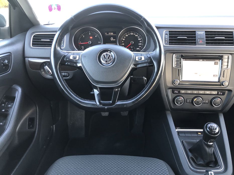 VW Jetta an fabricatie 12/2016 motor 2.0 tdi 110cp navigatie parktronic  comenzi volan jante euro 6