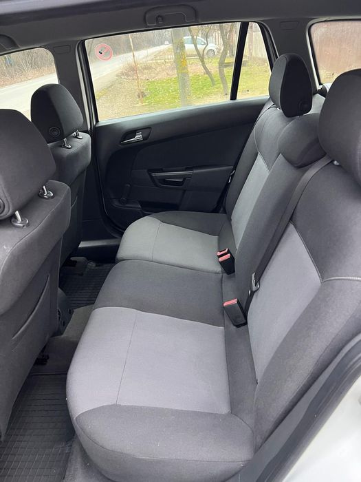 Opel astra h 2013 rulaj doar 100.000 real