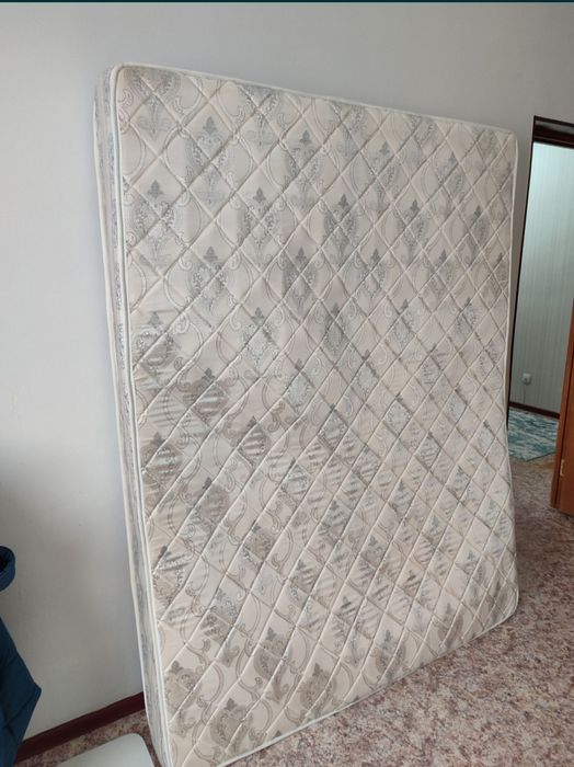 Продам матрас 160х200.
