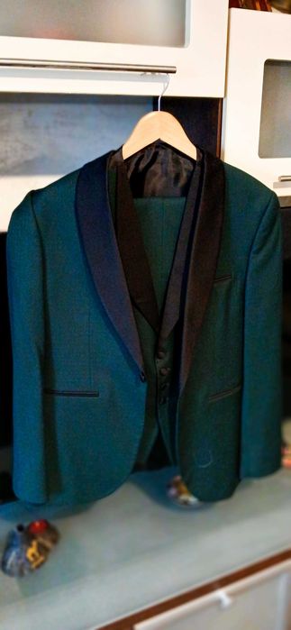 Costum Barbatesc pentru evenimente speciale