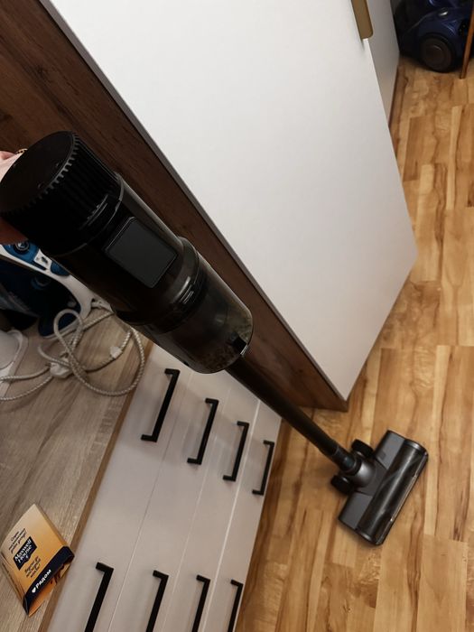 Беспроводной вертикальный пылесос