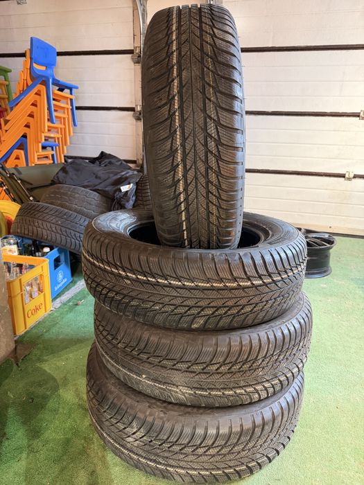 4 anvelope M+S Bridgestone Blizzak LM001 Seal Inside 215/65 R17 99H NOI 0km