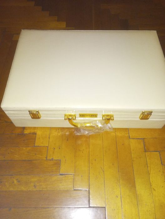 Столовые приборы