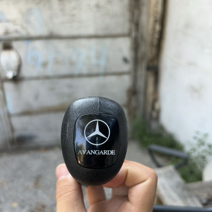W210 подлакотник,и ручка акпп