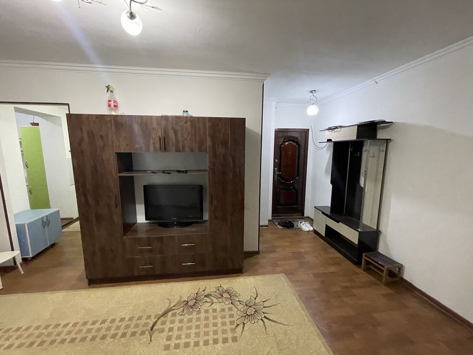 Чиланзар 26.    Продаётся 1-комн.    42м2.