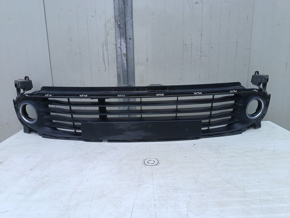 Grila inferioara bara fata Renault Clio 4