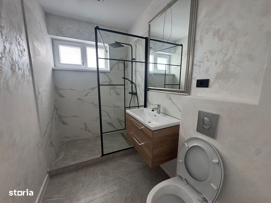 Apartament 3 camere cu balcon si curte/ loc de parcare/ statie STB