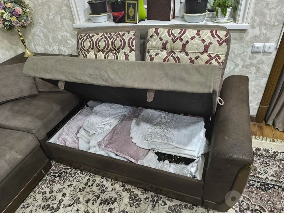 Угловой диван раскладной с ящиком для белья