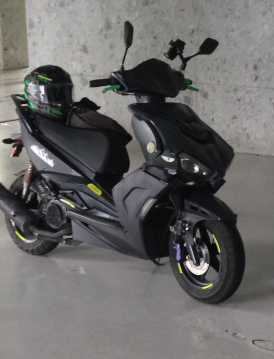 Skuter R2 Italy 150kub