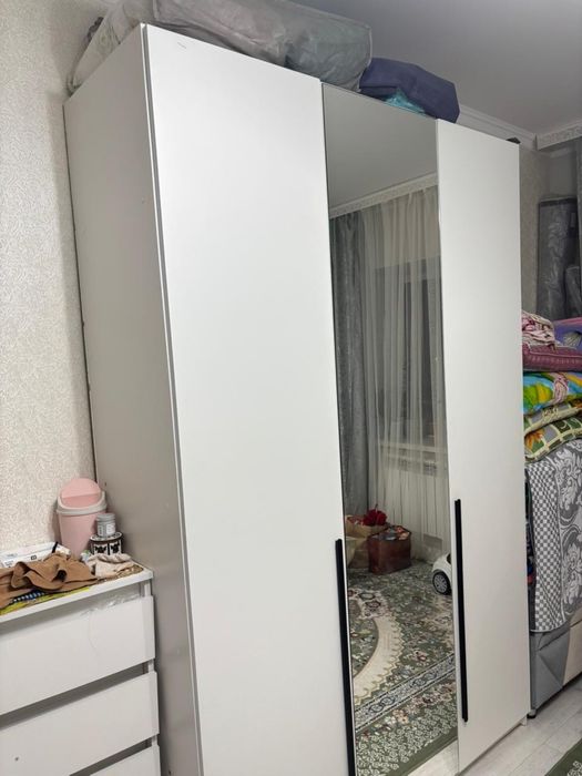 Продается шкаф трехдверный