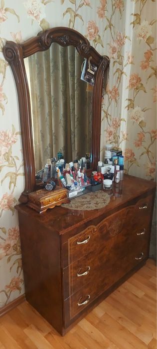 Спальный гарнитур