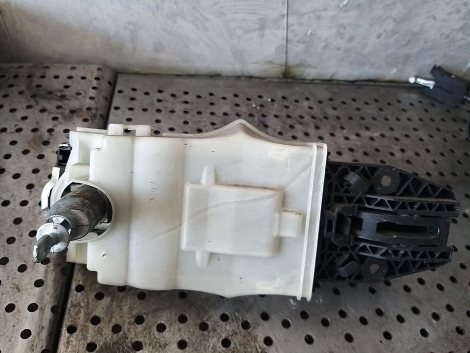 Maner usa stanga fata skoda octavia 3 5e facelift 5l0837885b