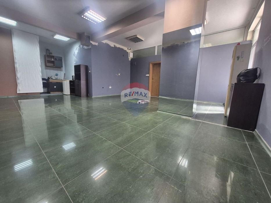 Офис под наем, района на Лятно Кино Тракия,гр.Варна,ДВ 4554