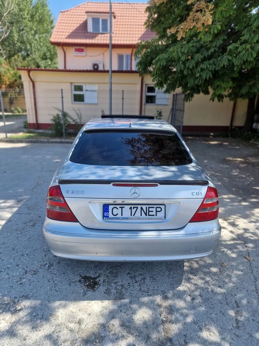 Vând Mercedes E200 2006