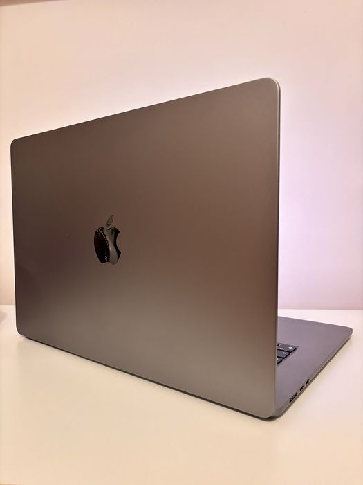 MacBook AIR M3 15” nou