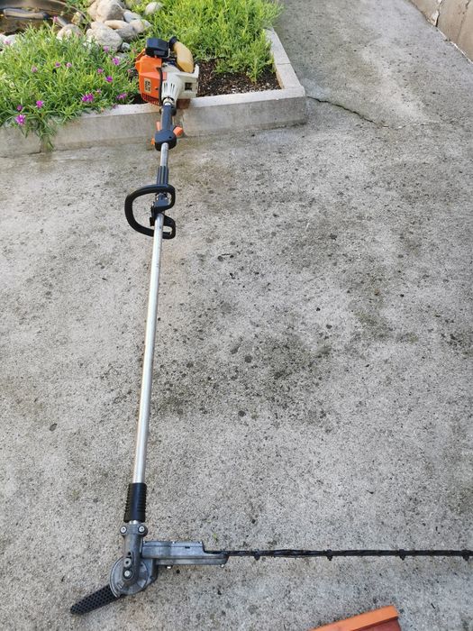 Продавам телескопичен бензинов храсторез STIHL HL 75