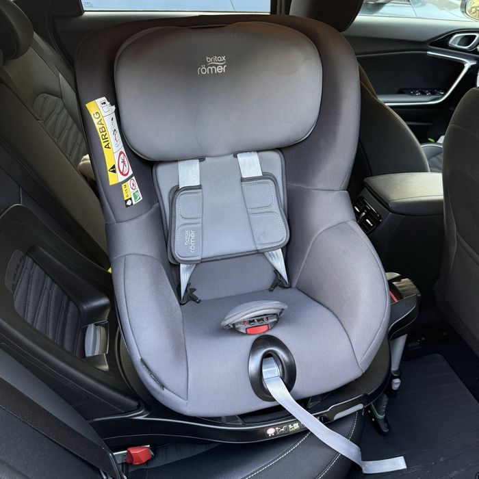Se vinde scaun auto Britax Romer rotativ 360, varsta 0-4 ani