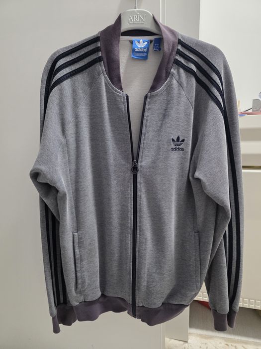 3 jachete la 100 lei toate Umbro, Bigotti si Adidas Originals + vestă cadou