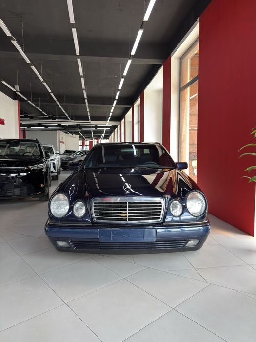 Mercedes Benz W210