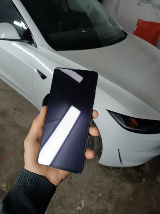 Redmi note 12 pro+5G
Karobka dokument bor 
Zaryatnik 120W 19 daqiqada