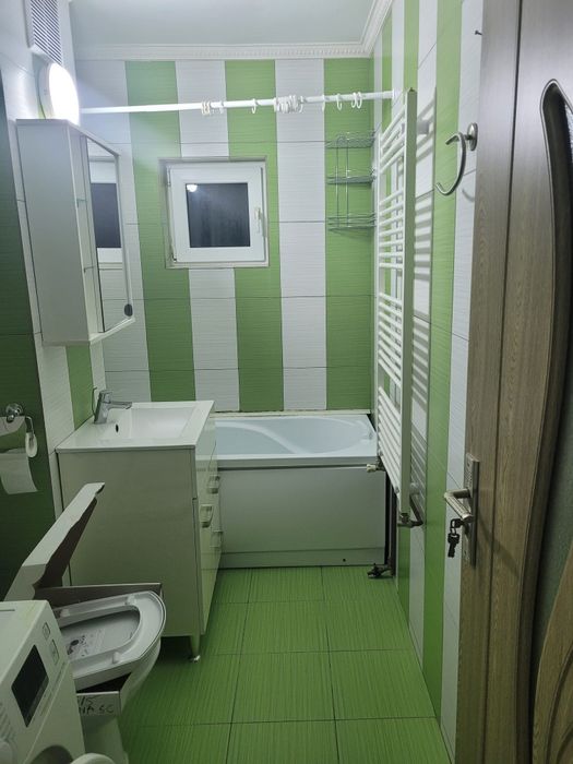 Închiriere apartament 3 camere