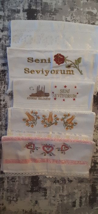 ЛОТ Кърпи с бродерии